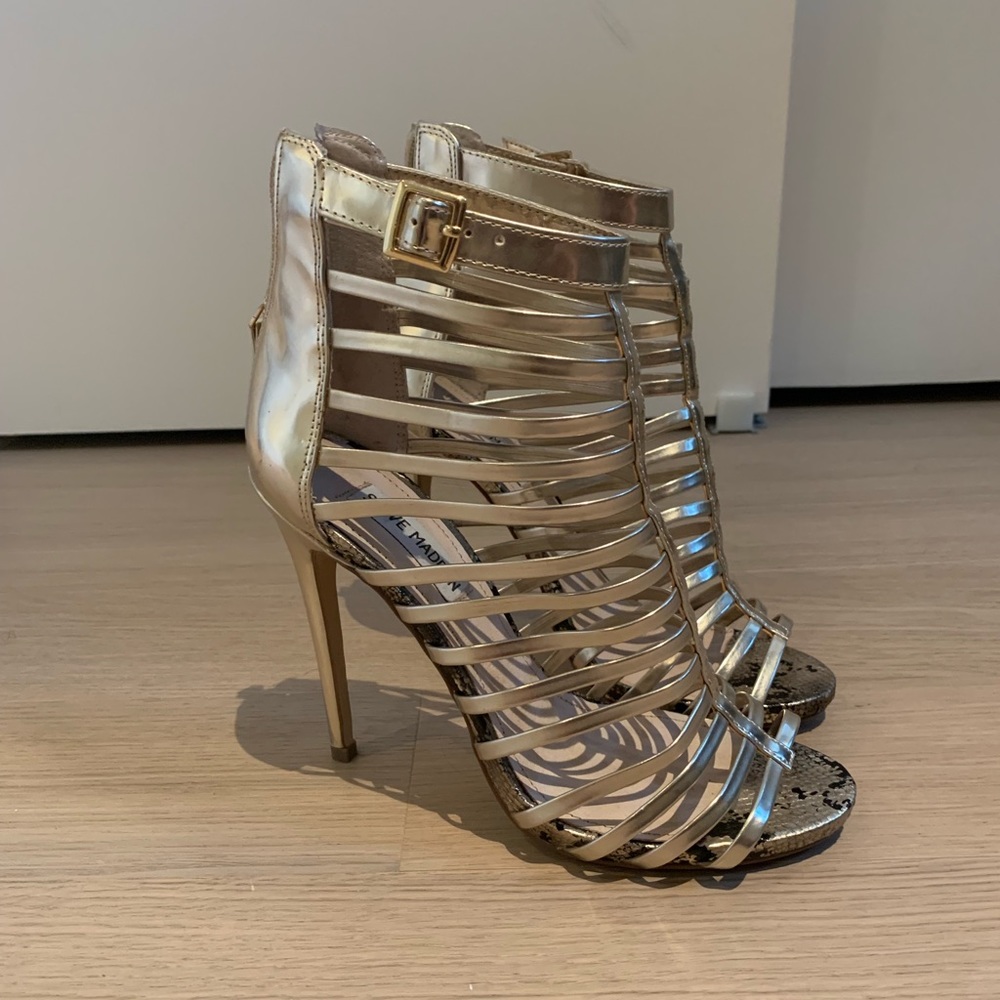 Steve Madden Gold Pumps